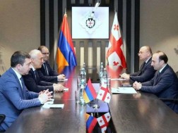 სახელმწიფო უსაფრთხოების სამსახურის უფროსი ანრი ოხანაშვილი სომხეთის რესპუბლიკის ელჩს შეხვდა