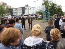 Levan Mgaloblishvili met with temporary IDP population from Abkhazia living in Batumi