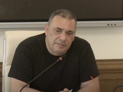 Giorgi Iakobashvili for the National Movement: The government told Mamia Sanadiradze that you are giving users very cheaply on the Internet, so the money is being fined a little and 11,000,000 - they thought they should go to the budget for more and be better