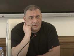 Giorgi Iakobashvili - In 2011, the head of the Soros Foundation, Katie Khutsishvili, suggested that we will be grants with us and we will finance the office rent - we wrote the project and give it to others. I called Zviad Koridze and told me why I was telling me, the media project coordinator is Aleko Elisashvili