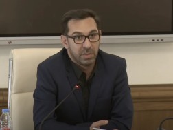 ვახო ხუზმიაშვილი „ნაციონალური მოძრაობის“ რეჟიმზე: გაზეთი „ახალი ეპოქის“ თანამშრომლები შეიკრიბნენ სტამბა „ომეგა თეგთან“, სადაც დაბეჭდილი იყო გაზეთის ნომერი. ითხოვდნენ დაპატიმრებული ნომერი გამოგვატანეთო და პასუხი იყო სროლა, გახსნეს პირდაპირ ცეცხლი გაზეთის თანამშრომლების მისამართით