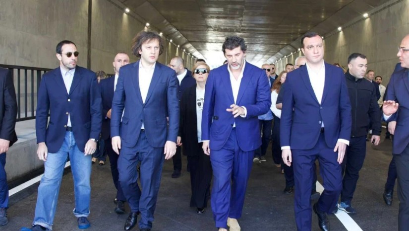 უნივერსიტეტისა და პეტრე ქავთარაძის ქუჩების დამაკავშირებელი საავტომობილო გვირაბი გაიხსნა