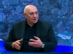 VIDEO: „არავის სამსხვერპლოზე, სასიკვდილოზე და მოკვლაზე, არანაირ ასეთ ქმედებებზე არავის არ ვუჭერ მხარს, მიმაჩნია, რომ ხელისუფლების ცვლილება უნდა მოხდეს მხოლოდ და მხოლოდ არჩევნების გზით“ - პაატა დავითაია