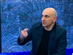 VIDEO: „ბოლოს და ბოლოს, ხალხი შევა პარლამენტში, ამასობაში, გახარია ფულსაც იშოვის და ...“ - სანდრო რაქვიაშვილი