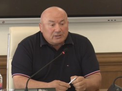 ალექსანდრე მეგუთნიშვილი: კახეთის კუდ-ის უფროსის მოადგილემ, დათო ლორთქიფანიძემ თქვა, „ვინც ორ საათში 10 000$-ს არ მოიტანს, გავაცამტვერებთო. მივიტანე 2 000$ და მასხრად გვიგდებო? ხომ იცი, რომ აქ შემოსვლა არის ადვილი, მაგრამ გასვლა ძნელიო
