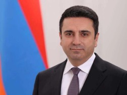 ალენ სიმონიანი: სიამაყითა და კმაყოფილებით მსურს აღვნიშნო, რომ სომხეთსა და საქართველოს შრის დამყარებულმა სტრატეგიულმა პარტნიორობამ საქართველოსა და სომხეთს შორის არსებული ურთიერთობები ახალ, კიდევ უფრო მაღალ დონეზე აიყვანა