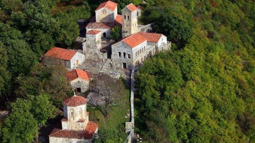 ნეკრესი