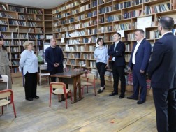 გივი მიქანაძე, ლიკა შარტავა და ვარლამ ლიპარტელიანი სამგორის რაიონის საჯარო სკოლებს ეწვივნენ