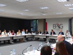The Chairman of the House of Justice held a meeting with members of the Business Association