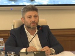დაჩი ცაგურია: შვილმკვდარი ადამიანებს აზრად არ მოსვლია ეთქვათ, სანქციები დაადეთ რაღაცასო. ვიღაც საბანაძეებსა და აგენტებს რა სიბრაზე აქვთ ეგეთი ამ ქვეყნის მიმართ, რომ იხვეწებიან, გინდათ თუ არა საქართველოს სანქციები დაუწესეთო