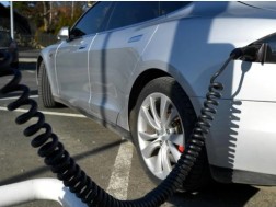 In case of inappropriate use of parking spaces equipped with electrodes, the car will be taken to a penalty parking lot