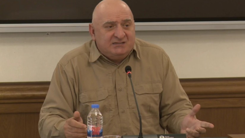 მალხაზ თოფურია