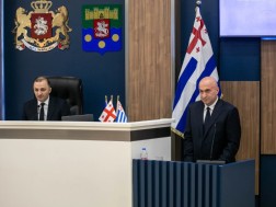 აჭარის მთავრობის თავმჯდომარემ, სულხან თამაზაშვილმა აჭარის უმაღლეს საბჭოში მთავრობის საქმიანობის წლიური ანგარიში წარადგინა