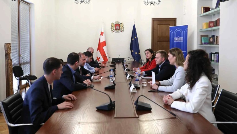 გივი მიქანაძე და გიორგი ჩაკვეტაძე უნგრეთის მმართველი პარტიის ახალგაზრდული ორგანიზაციის წევრებს შეხვდნენ გივი მიქანაძე და გიორგი ჩაკვეტაძე უნგრეთის მმართველი პარტიის ახალგაზრდული ორგანიზაციის წევრებს შეხვდნენ