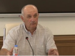 Gia Ansian: I called the Chief of Forestry Division, David Tsindeliani is bad and I couldn't, it was a little pause and the phone was heard, somebody was telling him to get a fractured leg, he had to take the head, the head of the department would repeat these words.