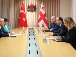 საქართველოს შინაგან საქმეთა მინისტრმა საქართველოში თურქეთის რესპუბლიკის საგანგებო და სრულუფლებიან ელჩთან შეხვედრა გამართა