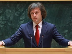 პრემიერი: სწრაფ ვადებში უნდა მოხდეს სახელმწიფოს მიერ როგორც ფსიქოტროპული მედიკამენტების იმპორტის, ასევე ჩანაცვლებითი თერაპიის პროგრამის გადმობარება, მინისტრთან ერთად მჭიდრო ვადებს განვსაზღვრავთ როგორც ერთი, ისე მეორე მიმართულებით