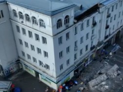 In the Tevdore Priest's ten room, where part of the facade of the residential building was collapsed yesterday, investigations are still underway, police are mobilized on site