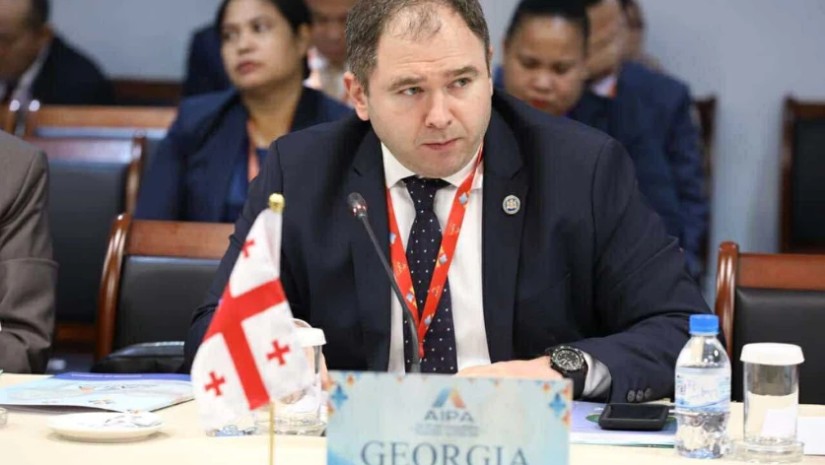 ნიკოლოზ სამხარაძე