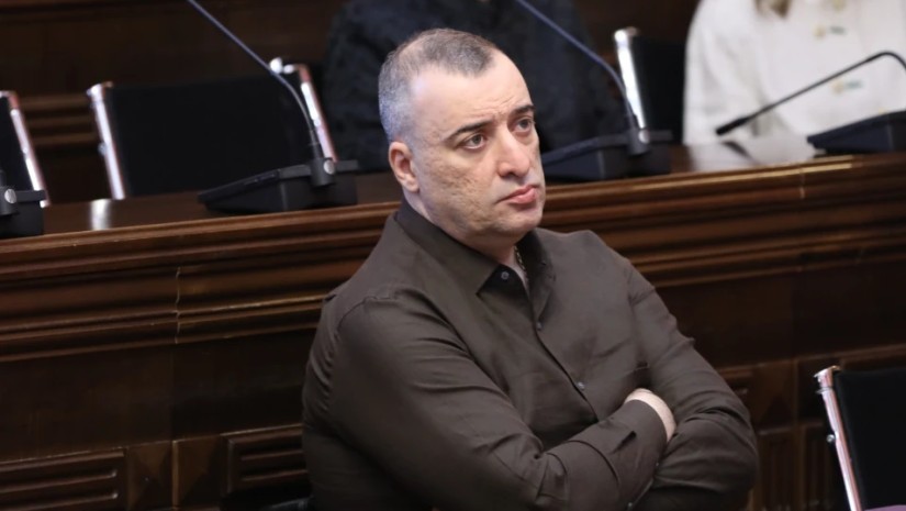 რატი იონათამიშვილი