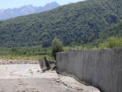 ონის მუნიციპალიტეტის მერის პირველმა მოადგილემ სტიქიის შედეგად დაზიანებული ინფრასტრუქტურა დაათვალიერა