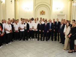 ირაკლი კობახიძისა და შალვა პაპუაშვილის ერთობლივი წარდგინების საფუძველზე, მიხეილ ყაველაშვილმა კალათბურთელთა ეროვნული ნაკრების წევრები სახელმწიფო ჯილდოებით დააჯილდოვა