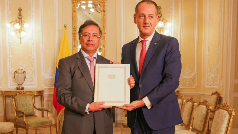 ელჩი კოლუმბიაში