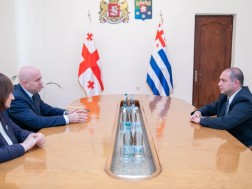 გივი მიქანაძე აჭარის მთავრობის თავმჯდომარეს, სულხან თამაზაშვილს შეხვდა