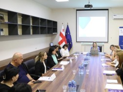 ზრუნვის სააგენტოში ტრეფიკინგის წინააღმდეგ ბრძოლის მსოფლიო დღესთან დაკავშირებით სამუშაო შეხვედრა გაიმართა