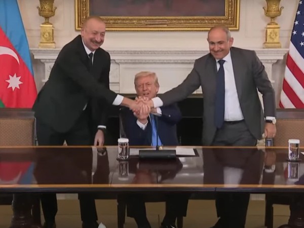 სომხეთმა და აზერბაიჯანმა სამშვიდობო შეთანხმებას ხელი მოაწერეს