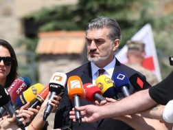 საქართველოს პრეზიდენტმა შინდისთან გმირულად დაღუპული ქართველი სამხედროების ხსოვნას პატივი მიაგო და მემორიალი გვირგვინით შეამკო