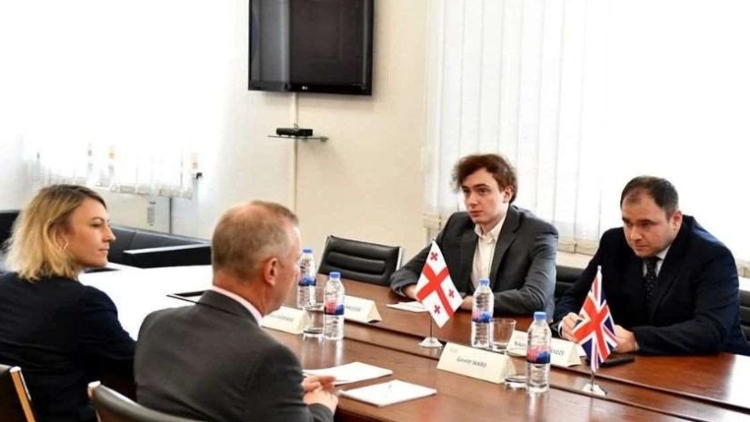 ნიკოლოზ სამხარაძე