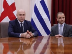 სულხან თამაზაშვილმა ბათუმის მერის მოვალეობის შემსრულებლად თანამშრომლებს გიორგი ცინცაძე წარუდგინა