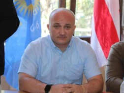 "ქართული ოცნების" ბაღდათის მერობის კანდიდატი ნოდარ გიორგიძე: განახლებული შენობები, საგზაო ინფრასტრუქტურა, სკვერები - ამასთან ერთად, გალამაზებულია ქალაქის გამწვანება, მოეწყო ტურისტული სივრცეები, უახლოეს მომავალში ბაღდათი უზრუნველყოფილი იქნება 24-საათიანი სასმელი წყლით