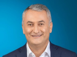 "ქართული ოცნების" კასპის მერობის კანდიდატი ვახტანგ მაისურაძე: უდიდესი პასუხისმგებლობაა, შენს მუნიციპალიტეტში იყო ხელმძღვანელ პოზიციაზე, მაქსიმალურად გინდა, შენს ხალხს მოემსახურო - ბევრი საჭირო პროექტი განხორციელდა, წლის ბოლომდე, მოსახლეობას ექნება ევროპული სტანდარტის საცურაო აუზი
