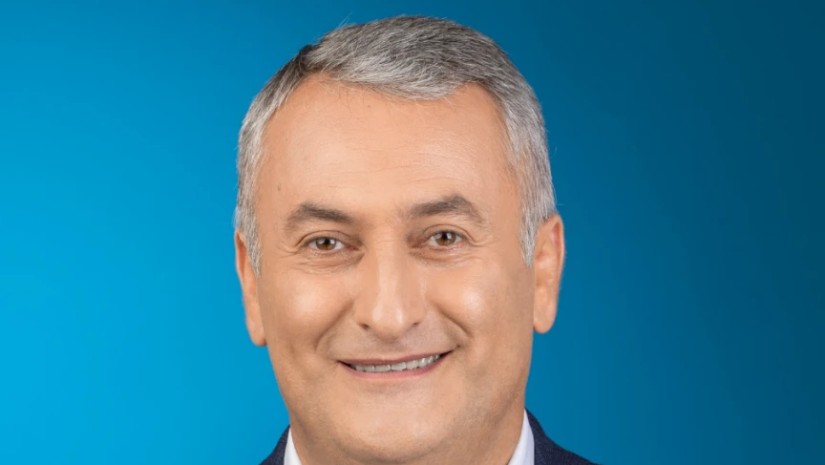 ვახტანგ მაისურაძე