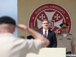 The President congratulated the Juncas and the listeners on the 106th anniversary of the Academy and handed the graduates diplomas in a solemn situation