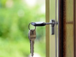 კარი გასაღებით