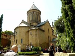 სიონის საკათედრო ტაძარში ლევან გაჩეჩილაძის პანაშვიდზე პრეზიდენტი, პრემიერი, საკანონმდებლო და აღმასრულებელი ხელისუფლების წარმომადგენლები იმყოფებოდნენ