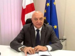 ადამიანს, რომელთანაც აქვთ კითხვები, რომელზეც აქვთ ზეწოლა, უპირებენ ელჩობას?! კაცს ავიწროებდნენ და თავისუფლად გადიოდა [საზღვრებს გარეთ]- ლოგიკაში ჯდება?! - ალექსი ახვლედიანი თორნიკე რიჟვაძეზე