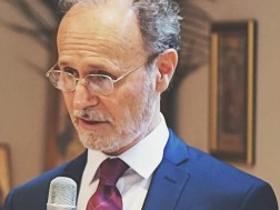 პოლ გრენიერი: ისეთ სიტყვებს, როგორიცაა „ევროპა“, „დემოკრატია“ და „ამერიკა“, ხშირად ჰქონია ჯადოსნური შელოცვების ძალა,  ქართველი ახალგაზრდების პოლიტიზება დიდწილად გამოწვეული იყო დაახლოებით 20 000 უცხოური "ენჯეოს" არსებობით 3.7 მილიონიან ქვეყანაში