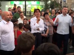 რუსთავში "ქართული ოცნების" გუნდი, მოსახლეობასთან საარჩევნო შეხვედრებს მართავს - ნინო ლაცაბიძე, საკრებულოს მაჟორიტარი დეპუტატობის კანდიდატებს პირადად წარადგენს