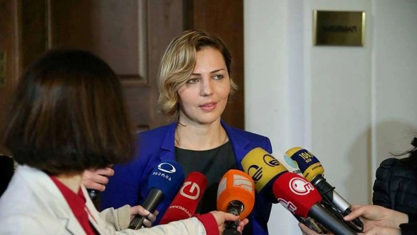 ანა დოლიძე 