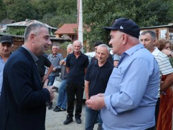 Mamuka Gelashvili, the mayor of the Georgian Dream, met with the residents of the village of Chobkhevi and GEL