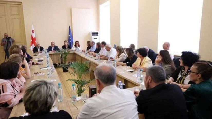 გივი მიქანაძ