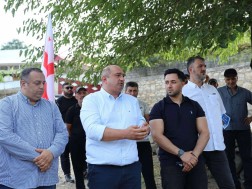 Bolnisi mayoral candidate from the Georgian Dream, Zamuri Chitanava, continues meetings with the population