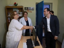 აფხაზეთის ა/რ ჯანდაცვის მინისტრი აფხაზეთის სამედიცინო დაწესებულებების პერსონალს შეხვდა