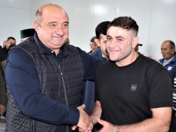 Zamuri Chitanava, a Georgian Dream mayoral candidate, met with the population of highlands and emphasized that the support of people living there is one of the top priorities for him