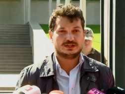 ლაძ
