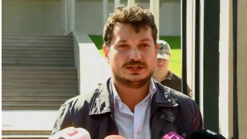 ლაძ